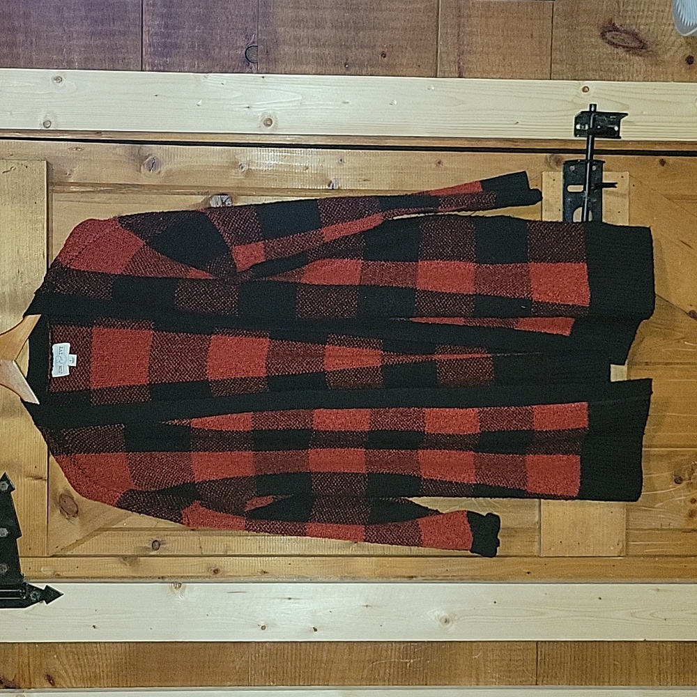 Jun & Ivy Cardigan Black and Red from Francesca's Long Sleeve